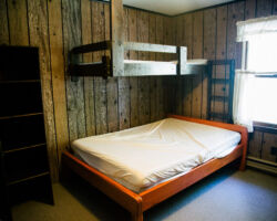 Bedroom - Zinn-Tozer Lodge Zinn-Tozer Lodge at Nawakwa