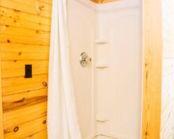 Bathroom Bear's Den at Kirchenwald